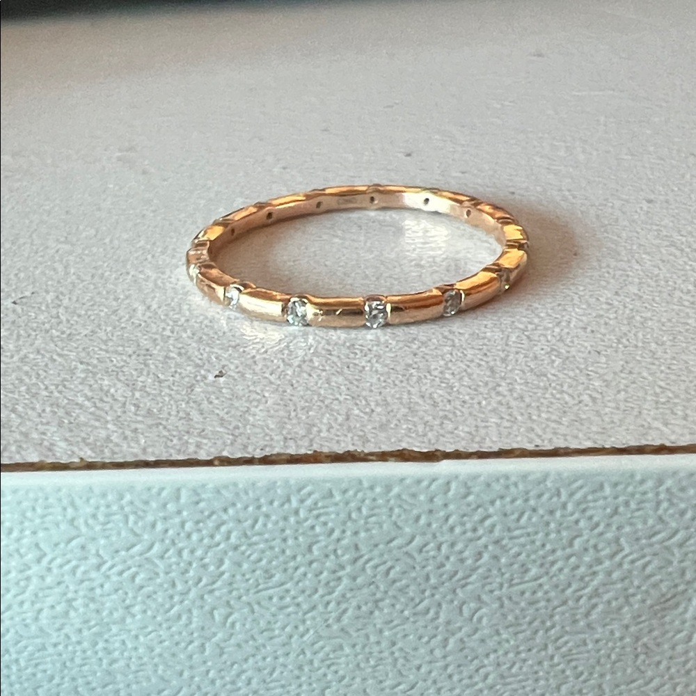 Gold Ring - Picture 4 of 4